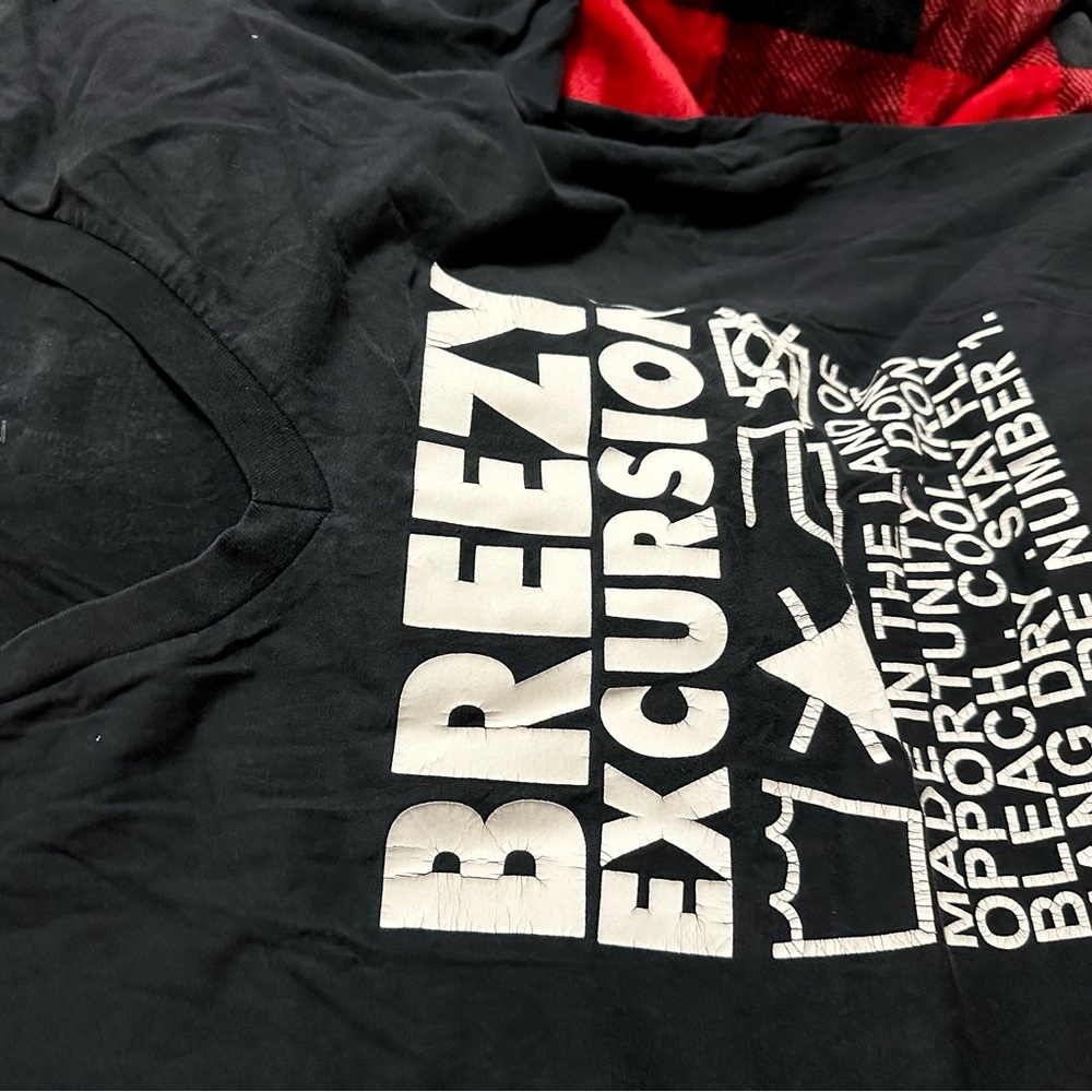 Breezy Excursion Graphic V Neck T shirt White print logo urban streetwear fashio